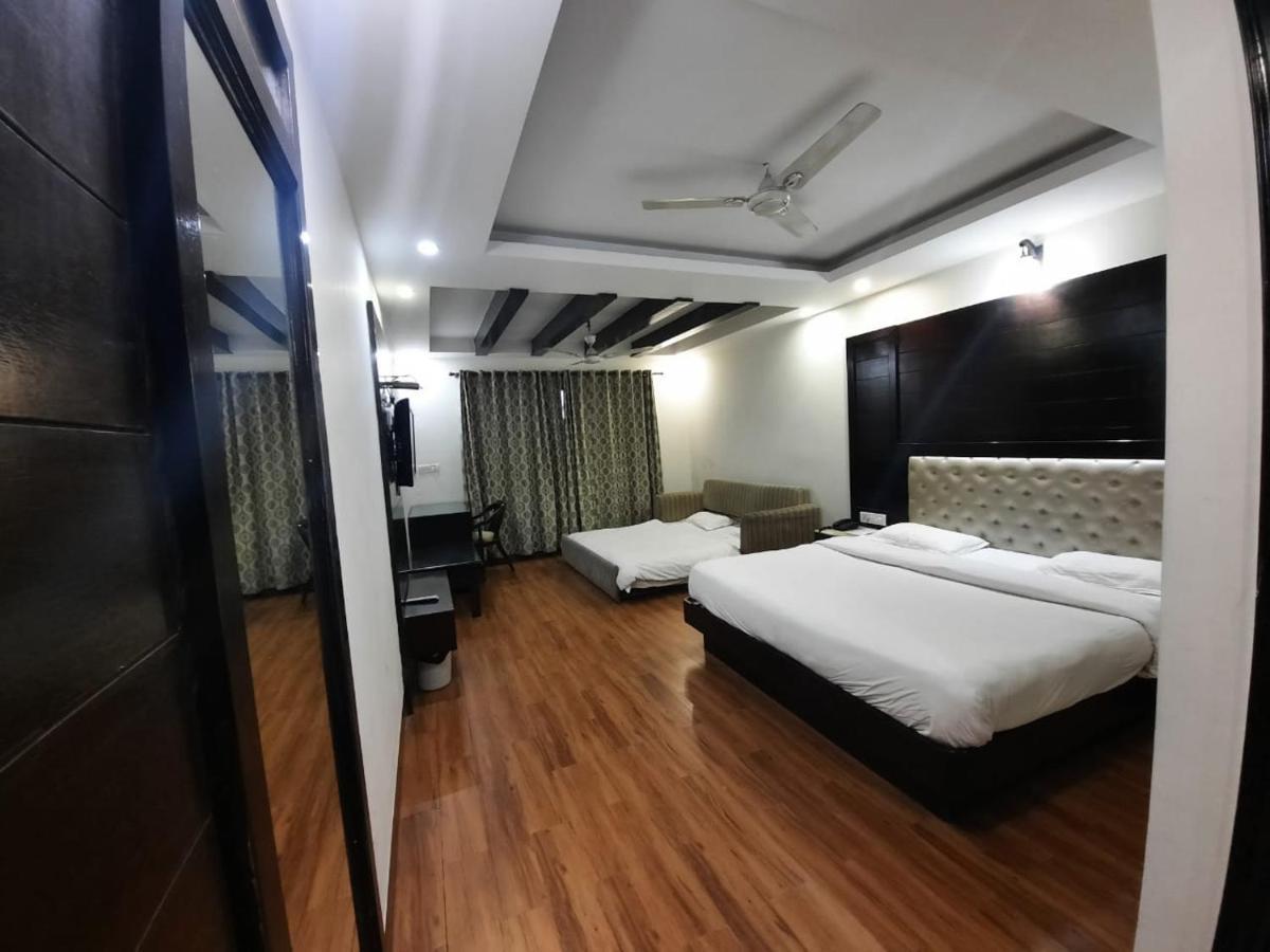 Hotel Basera 穆索里 外观 照片